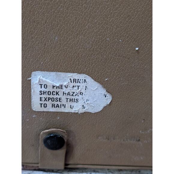 Vintage - 8" Stewart AM/FM Radio Tan Case, Plug In/Battery Powered, Tested Works - Picture 5 of 9